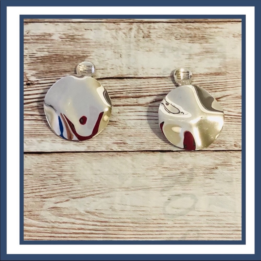 VINTAGE MONET CLIP ON EARRINGS